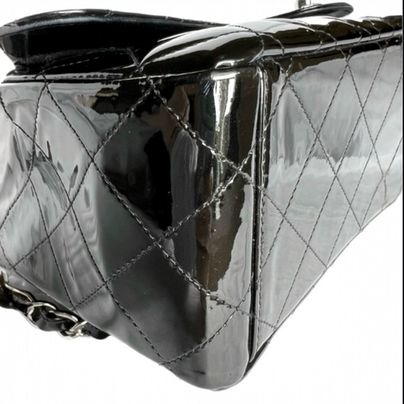 CHANEL Classic Maxi Single Flap Patent Leather • BLACK • Silver-Tone Hardware - Picture 10 of 16